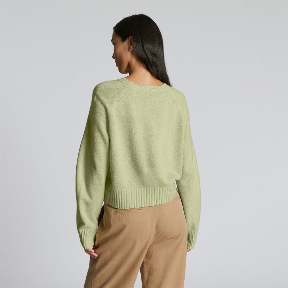 The Cashmere Boxy Crew in Seafoam Green — detail view