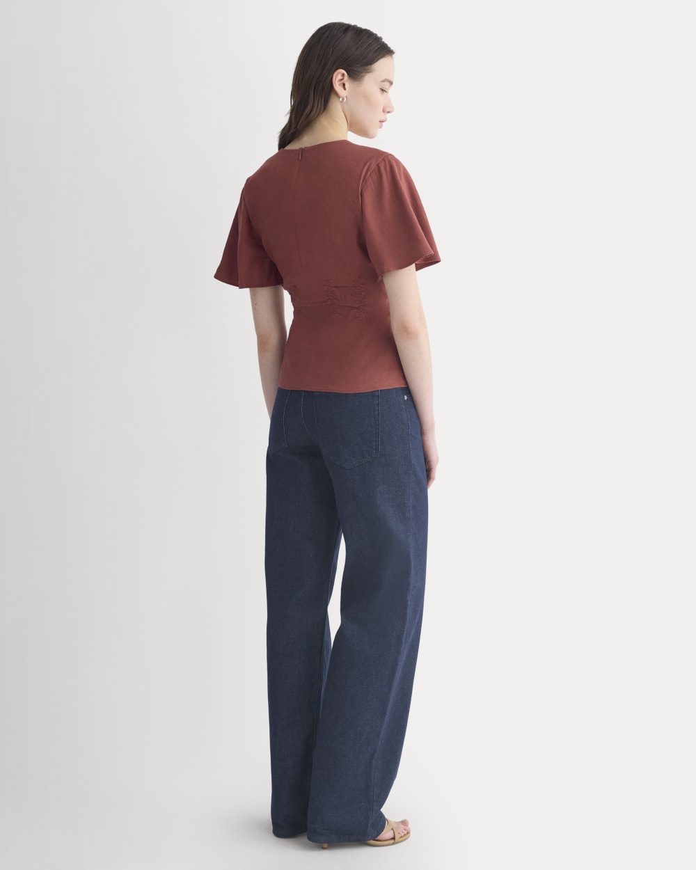 Cinched Top in Stretch Linen in Henna Red — detail view