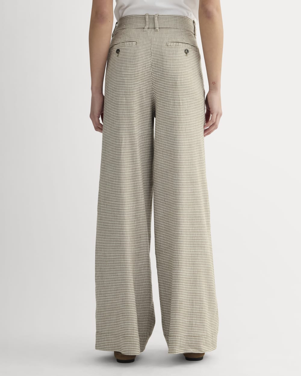 The Wide-Leg Pant in Stretch Linen in Deep Taupe Mini Gingham — detail view