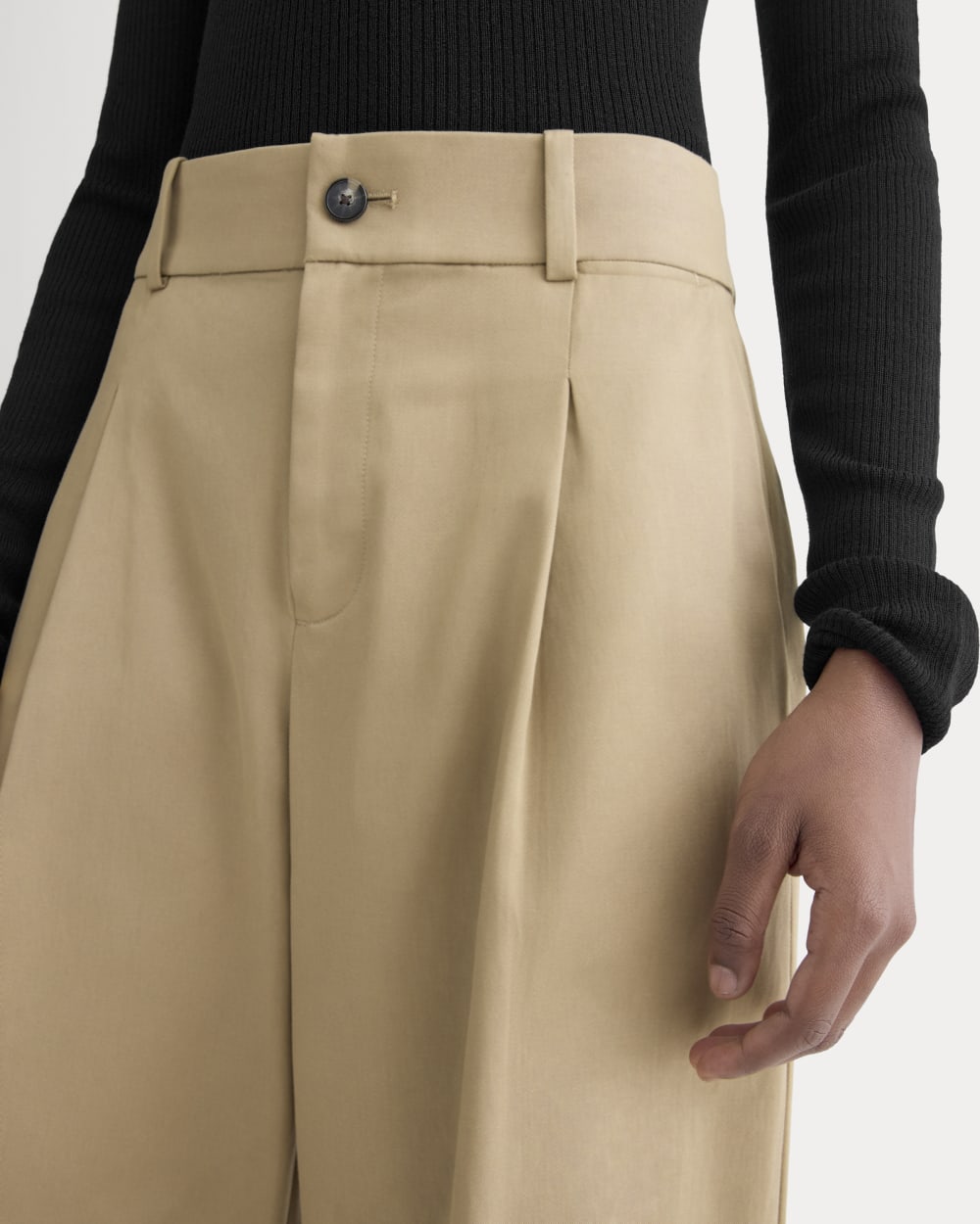 Wide-Leg Trouser in Buttersmooth in Ash Brown — detail view