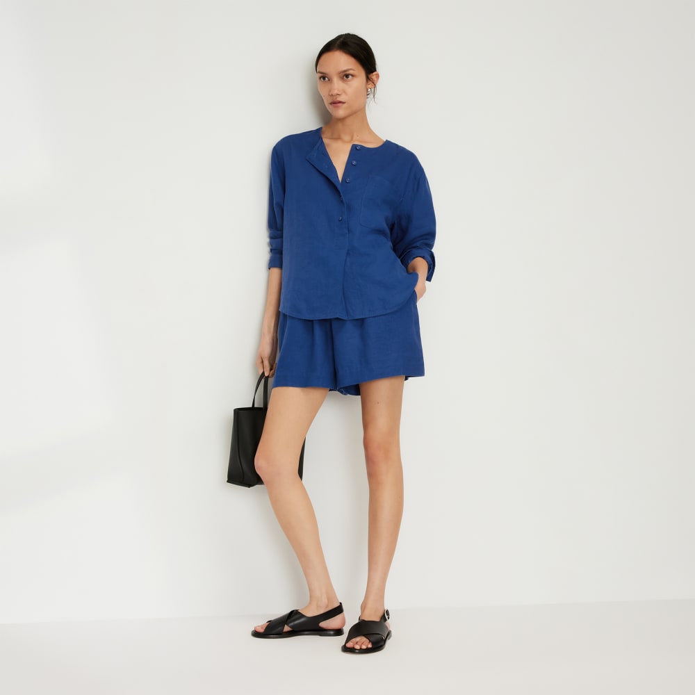 The Linen Boxer Short in Mazarine Blue — detail view