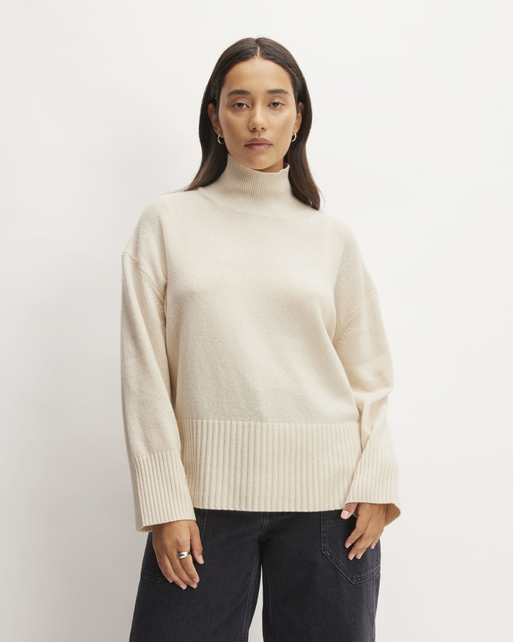 The Cashmere Oversized Turtleneck in Bone — front view