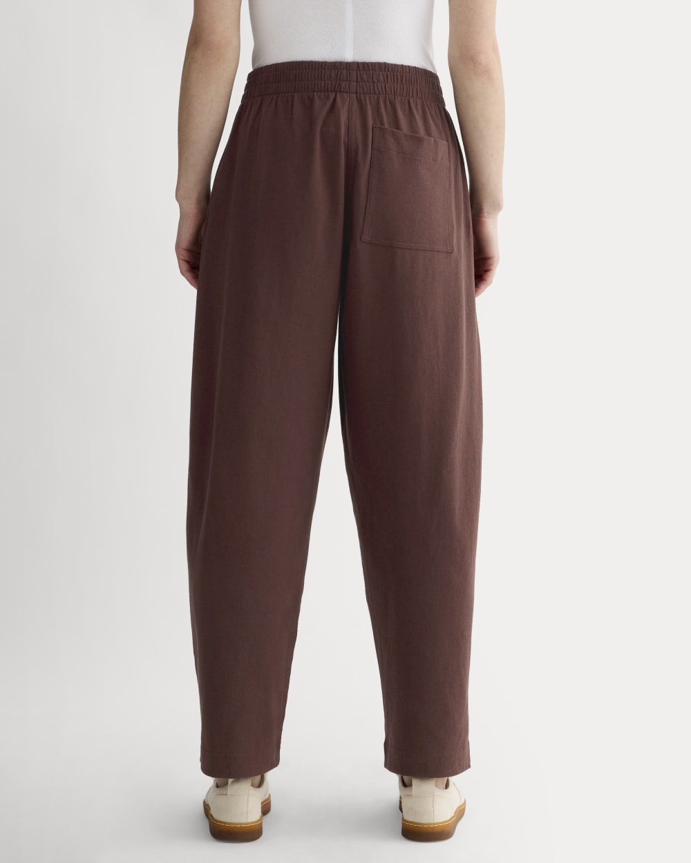 The Off-Duty Barrel Pant in Dark Mahogany — detail view