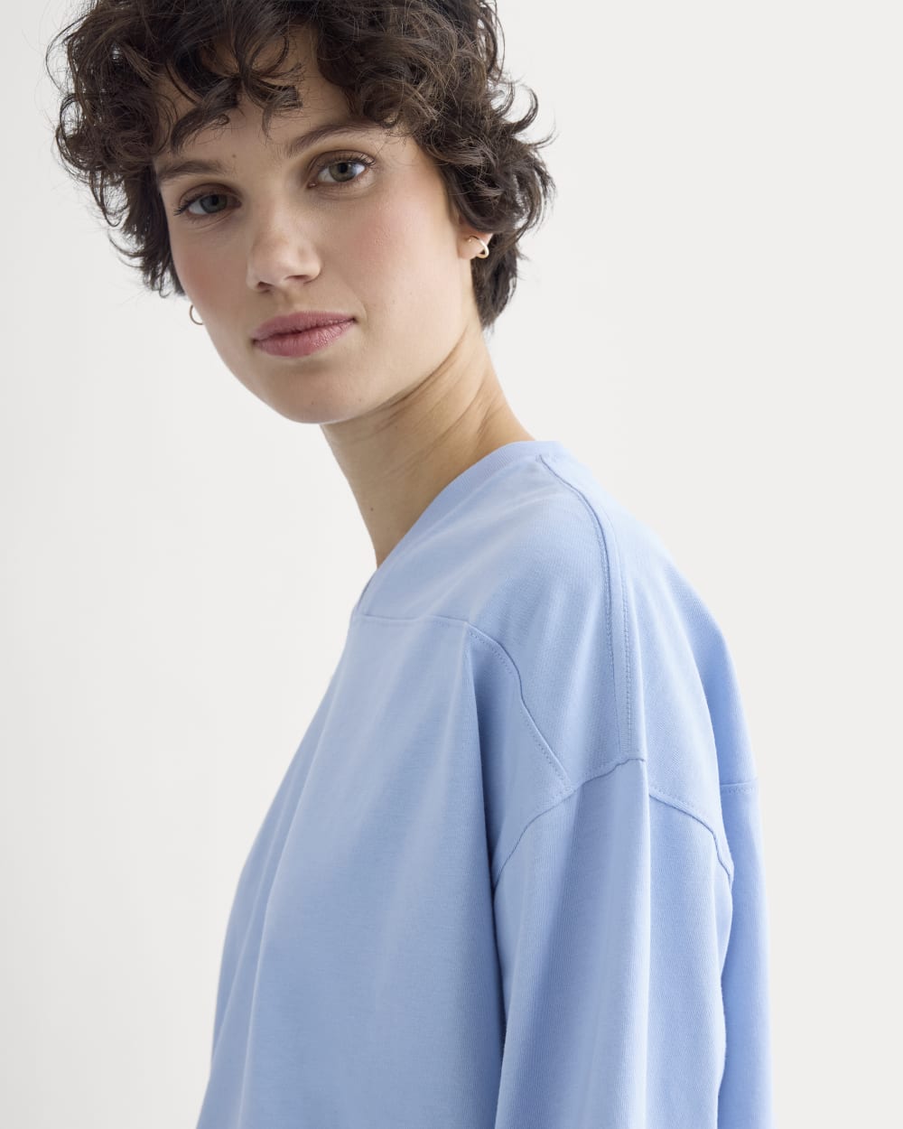 Retro V-Neck Jersey in Open Air Blue — detail view