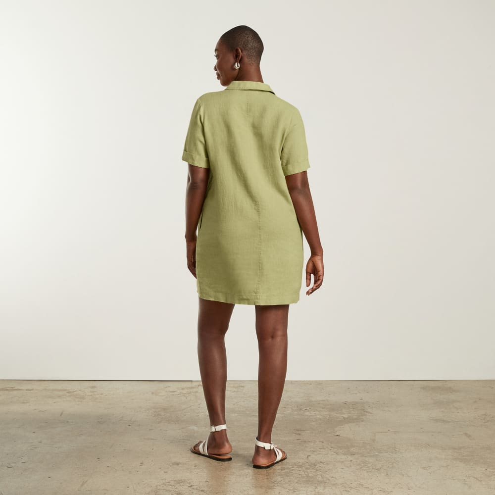 The Linen Workwear Dress in Leek — detail view