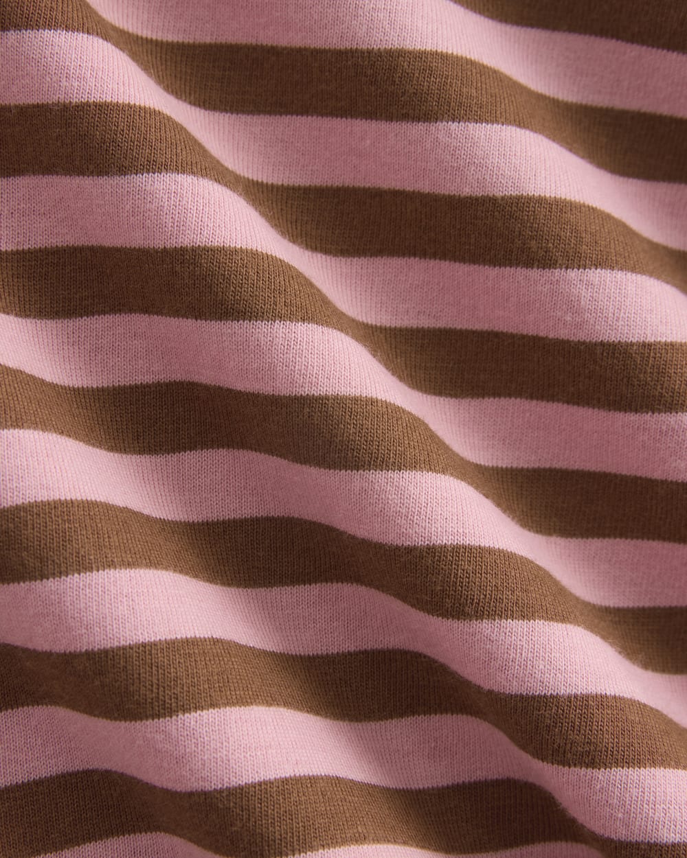 The Box-Cut Tee in Essential Cotton in Toffee/Pink — detail view
