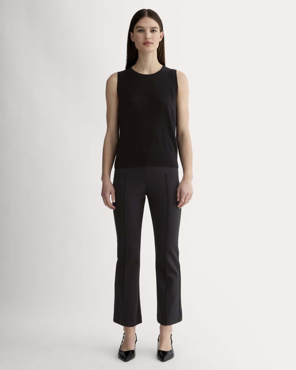 The Classic Tank in Cashmere in Black — detail view