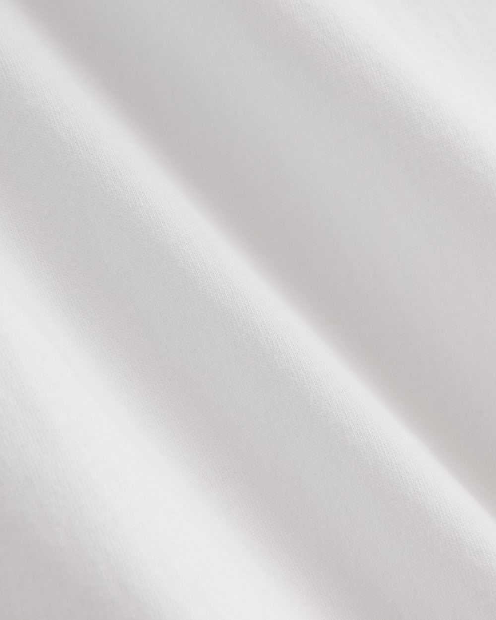 The Muscle Tee in Essential Cotton in White — detail view