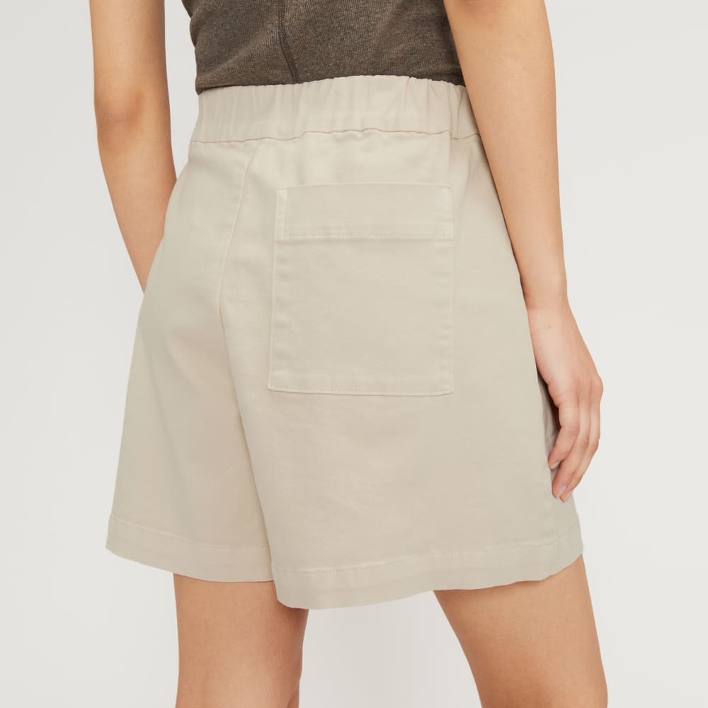 The Organic Pull-On Short in Sandstone — detail view