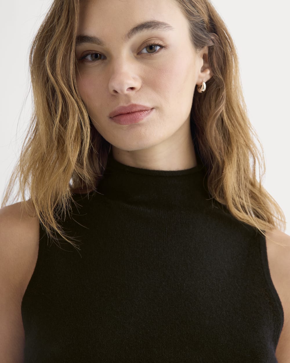 Cashmere Funnel-Neck Tank in Black — detail view