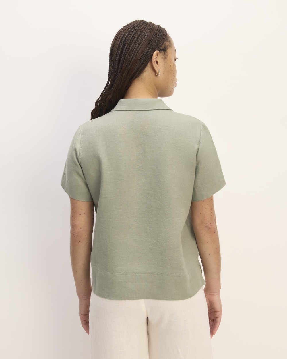 The Notch Shirt in Linen in Sage Green — detail view