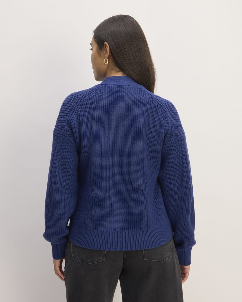 The Boxy Cardigan in Everyday Cotton in Bellwether Blue — detail view