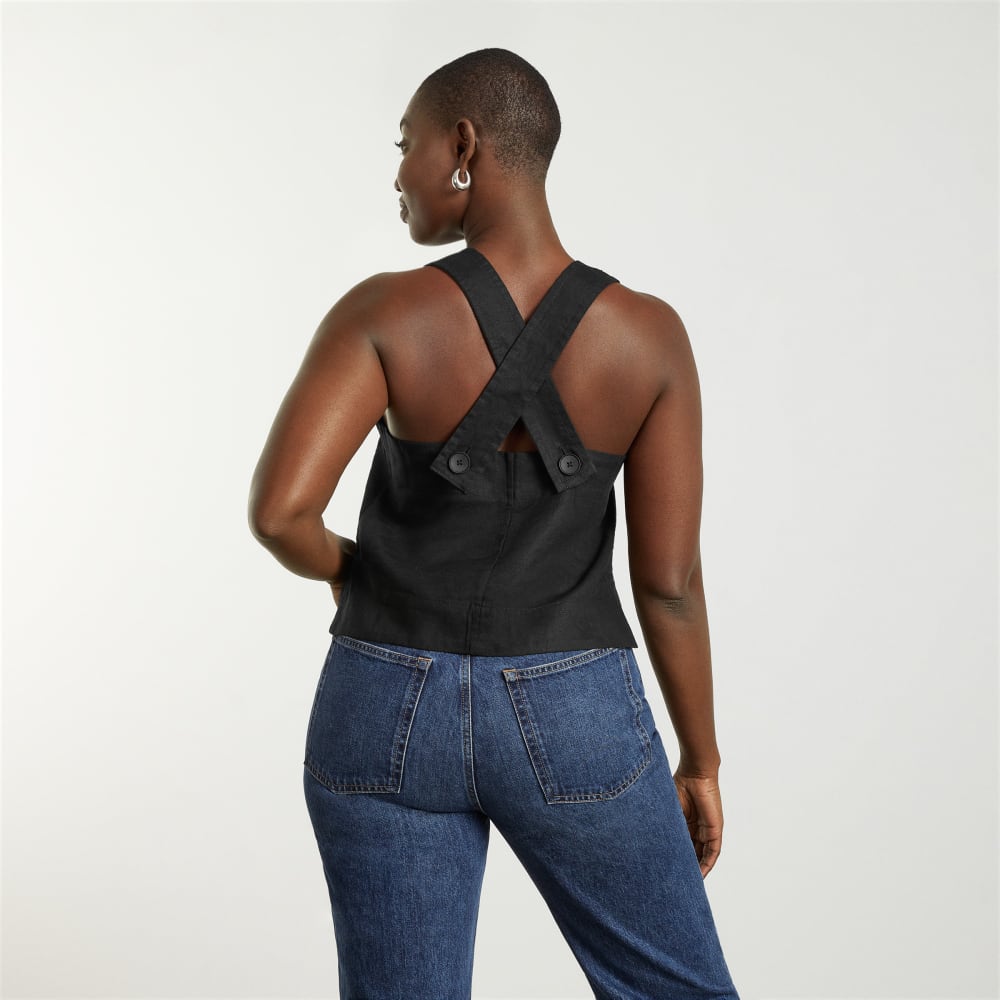 The Apron Linen Tank in Black — detail view