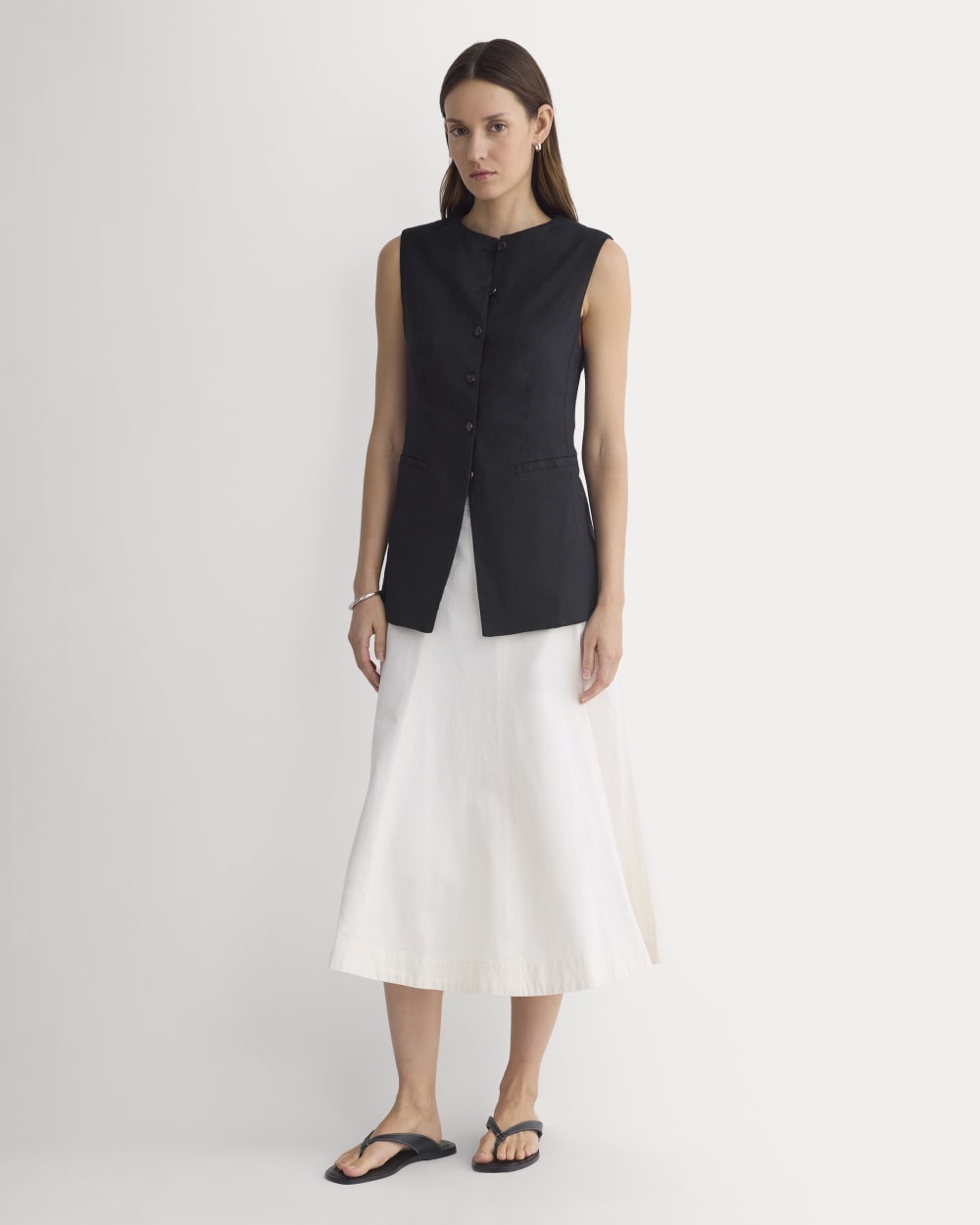 Long Vest in Stretch Linen in Black — detail view
