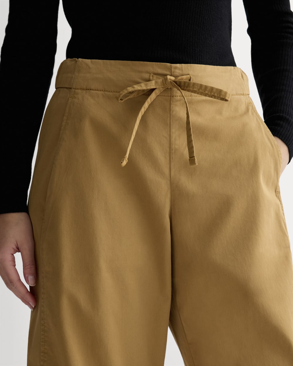 The Easy Barrel Pant in Oak Brown — detail view