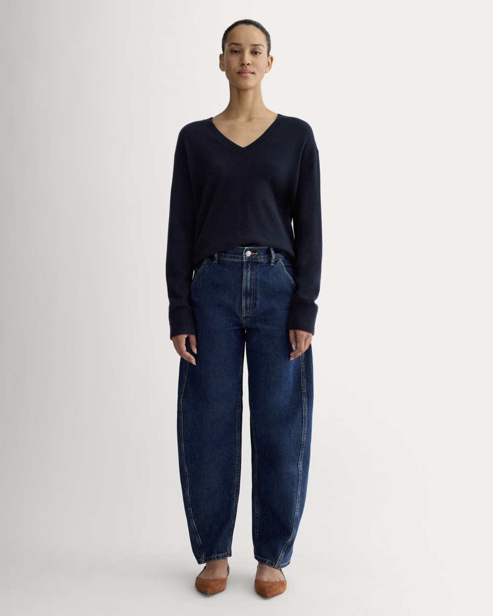 The Classic V in Cashmere in Navy — detail view
