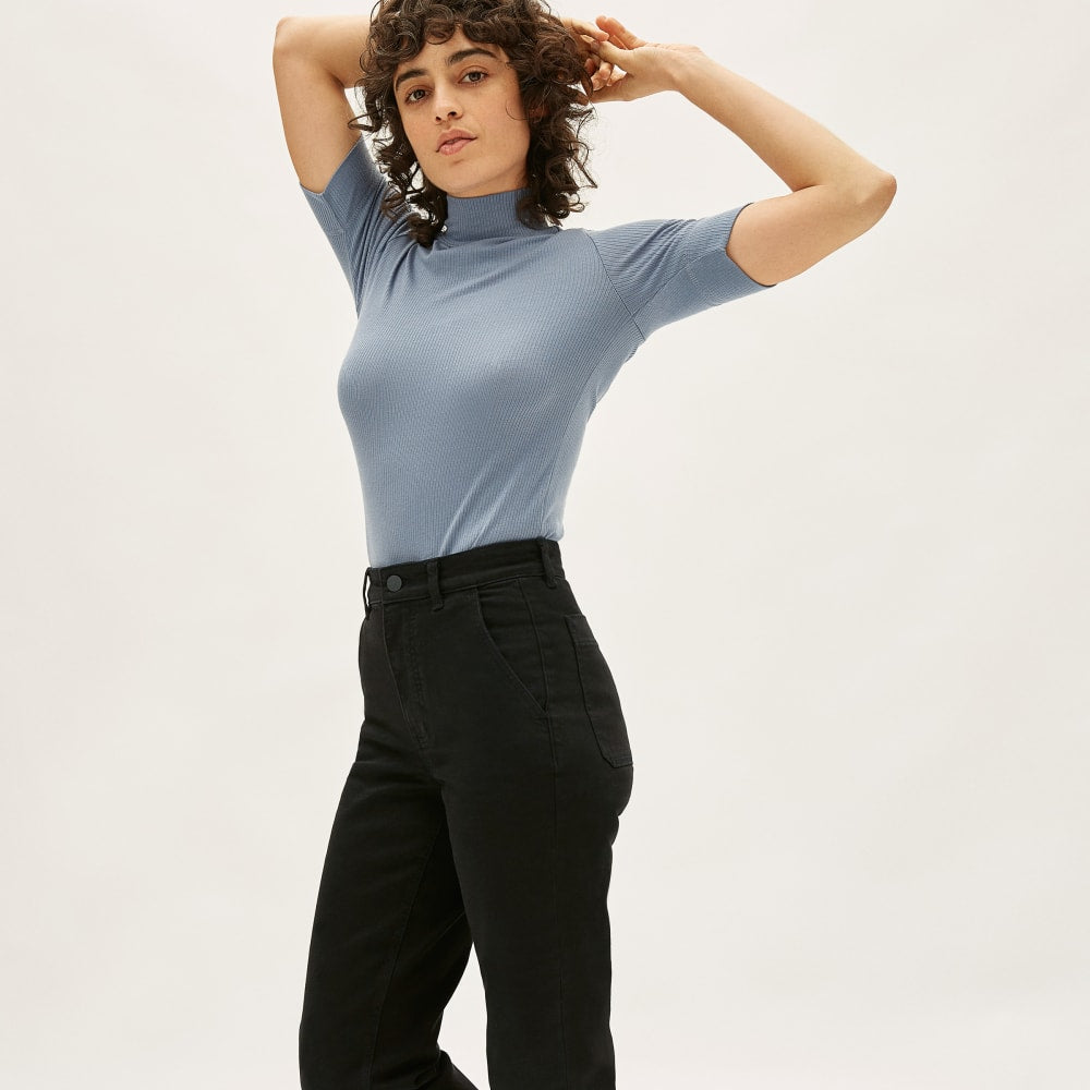 The Straight-Leg Crop in Black — detail view