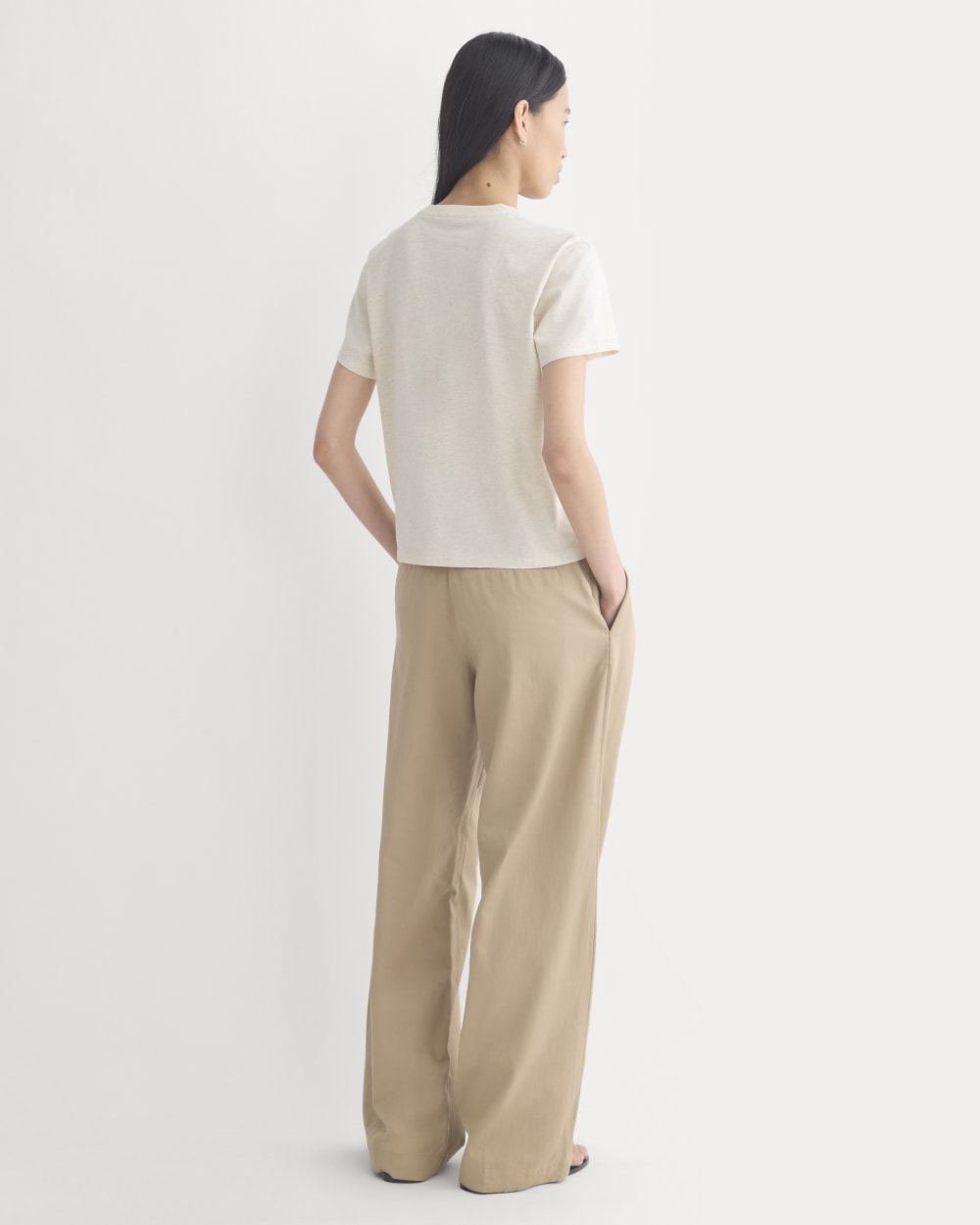 The Box-Cut Tee in Essential Cotton in Heathered Oats — detail view