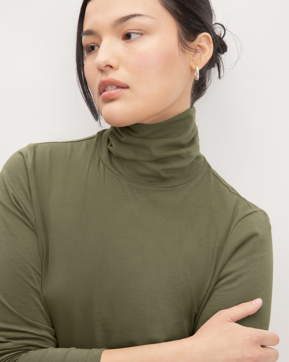 The Organic Cotton Turtleneck in Kalamata — detail view