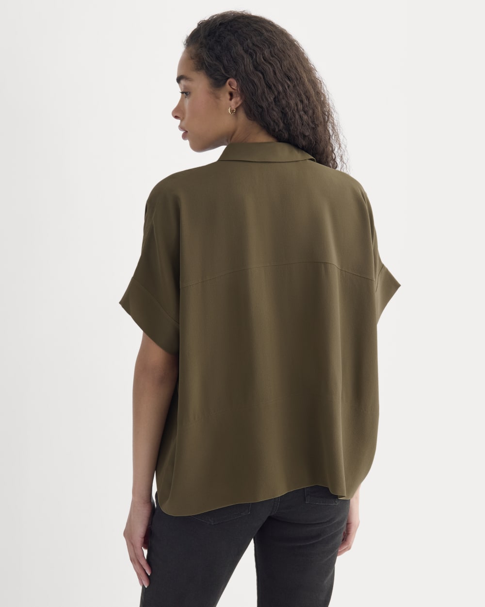 The Boxy Shirt in Washable Silk in Beech — detail view