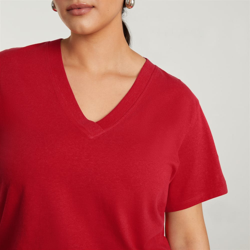 The Vintage V-Neck Hemp Tee in Goji Berry — detail view