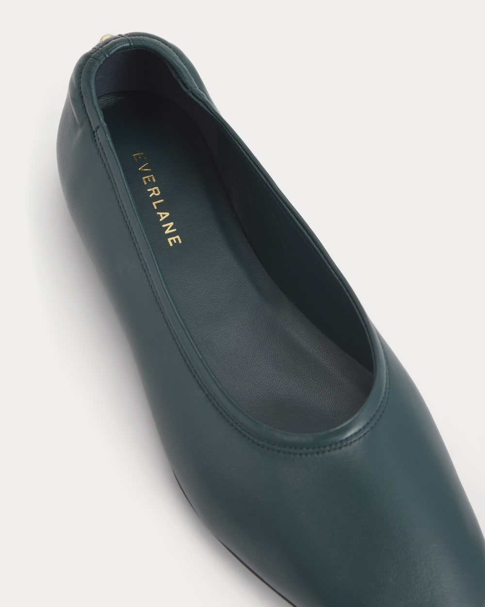 Made in Italy Flat in Juniper — detail view