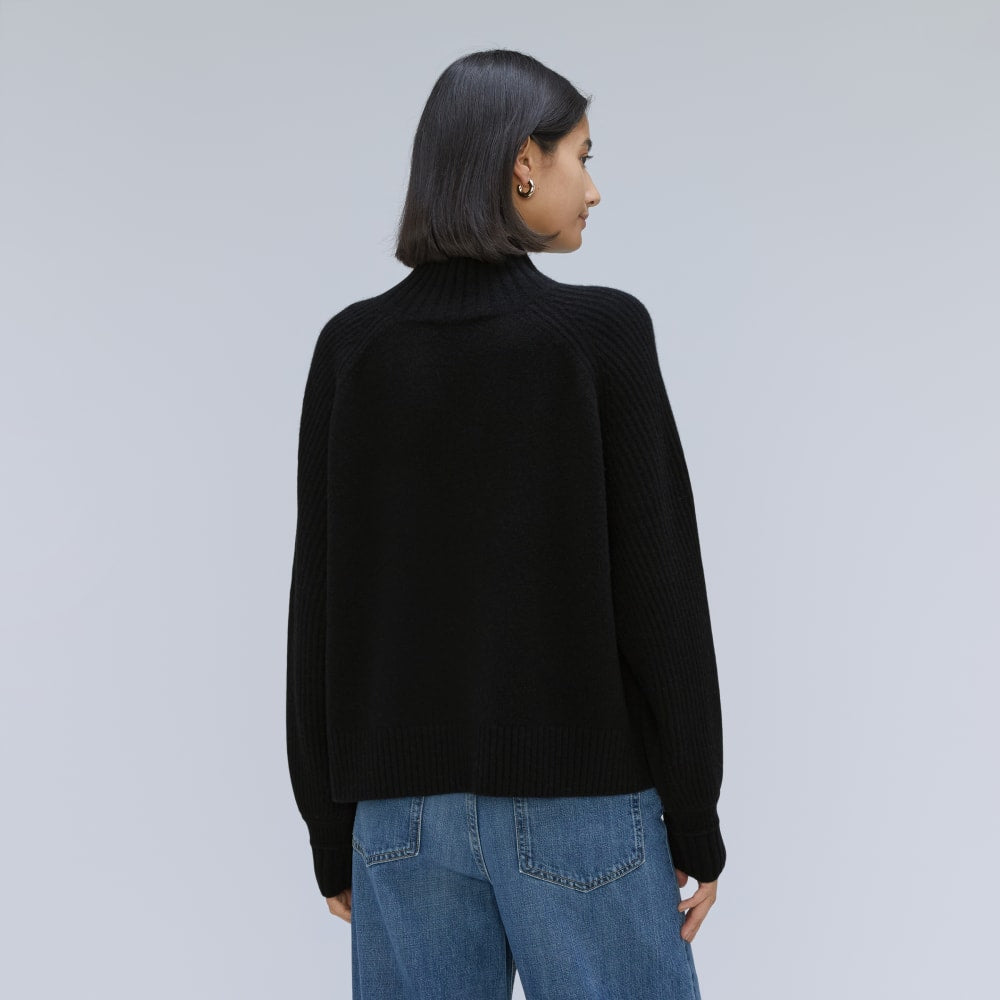 The Cashmere Ribbed Turtleneck in Black — detail view