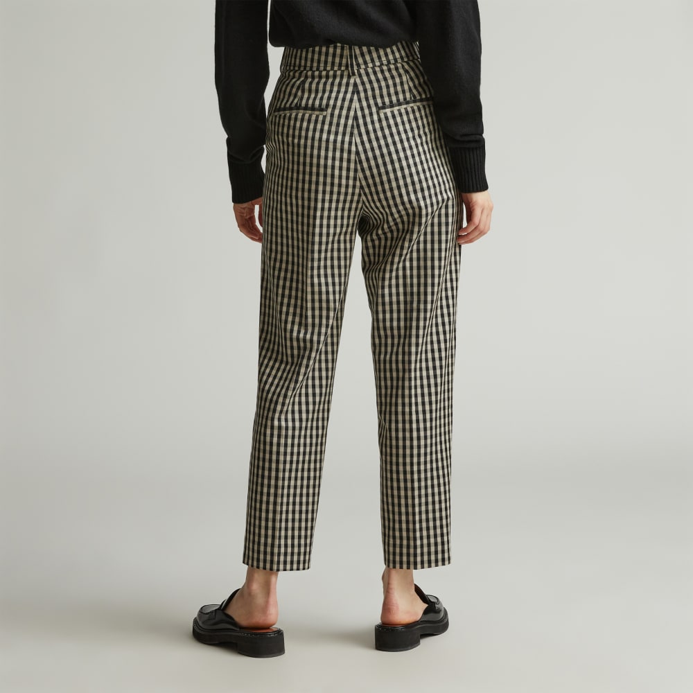 The Draper Tapered Pant in Buttersmooth in Khaki / Black — detail view