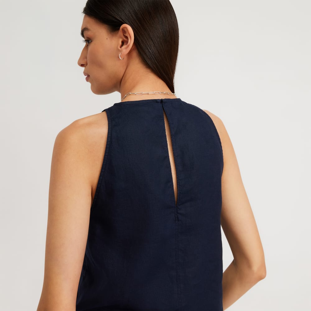 The Linen High-Neck Tank in Navy — detail view