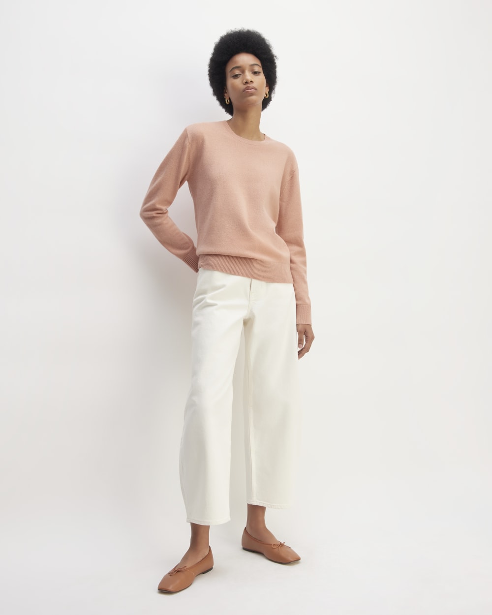 The Classic Crew in Cashmere in Blush Pink — detail view