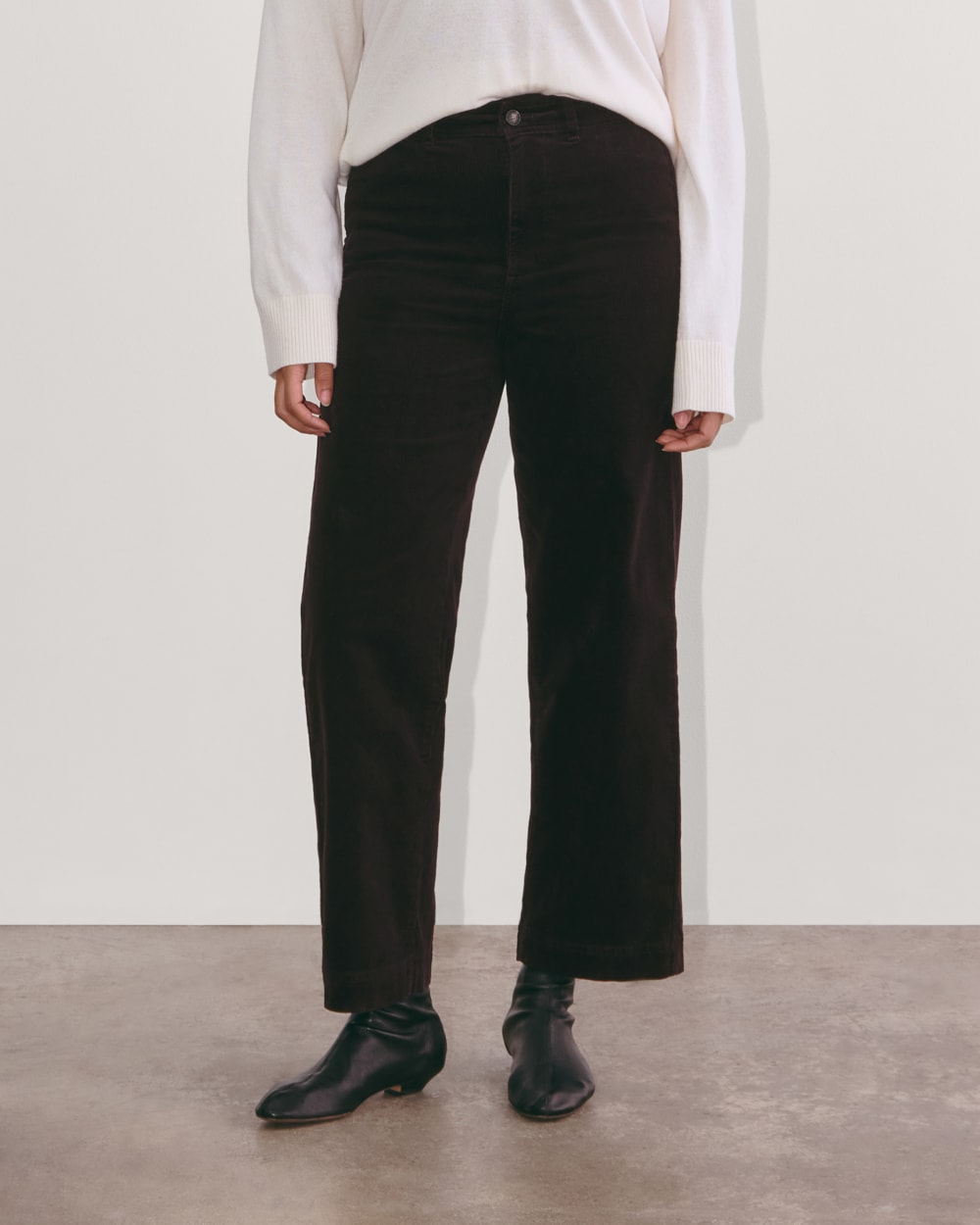The Sailor Pant in Corduroy in Black — detail view