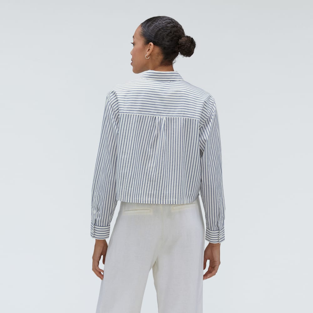 The Way-Short Shirt in Silky Cotton in Deep Blue / Canvas — detail view