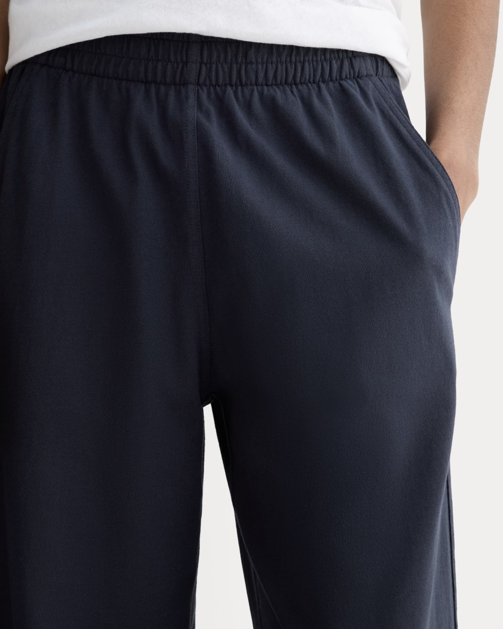 The Off-Duty Barrel Pant in Navy — detail view