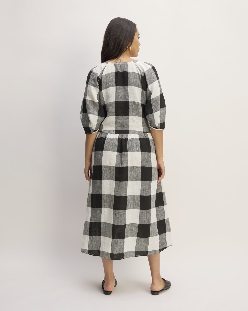 The Linen Oversized Puff-Sleeve Dress in Bone / Black Check — detail view