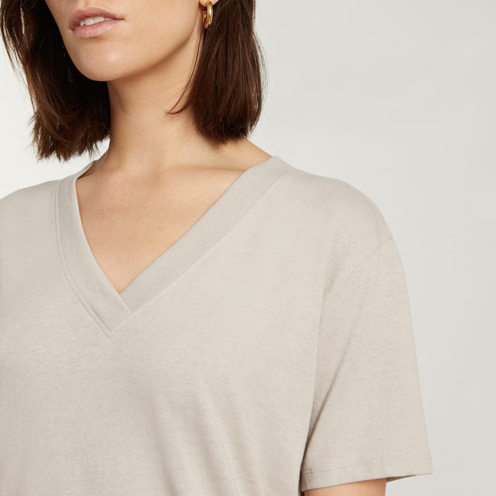 The Vintage V-Neck Hemp Tee in Moonlit Cloud — detail view