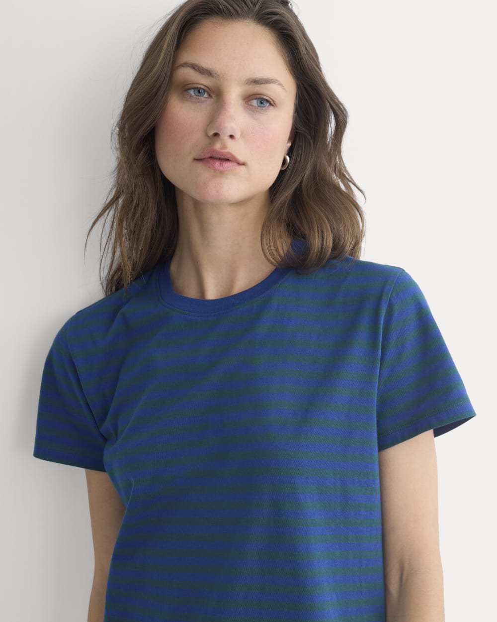 The Box-Cut Tee in Essential Cotton in Navy Peony/Dark Sea — detail view