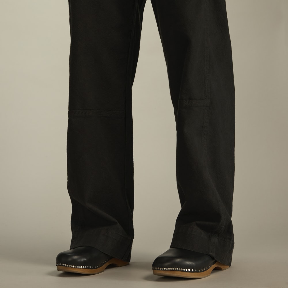 The Canvas Organic Cotton Pull-On Pant in Black — detail view