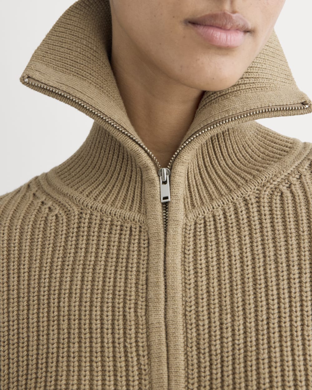 The Full-Zip Sweater in Everyday Cotton in Dark Heathered Camel — detail view