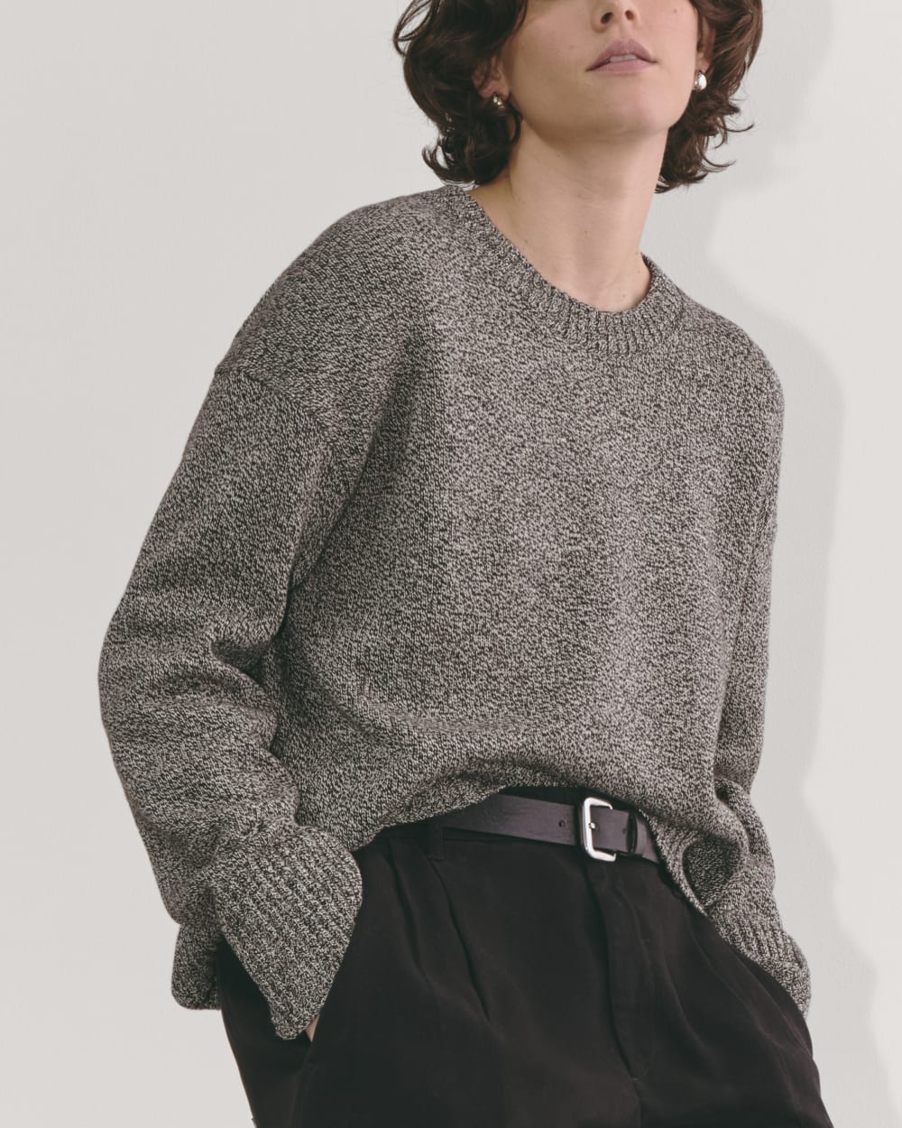 The Boxy Sweater in Everyday Cotton in Canvas / Black Twist — detail view