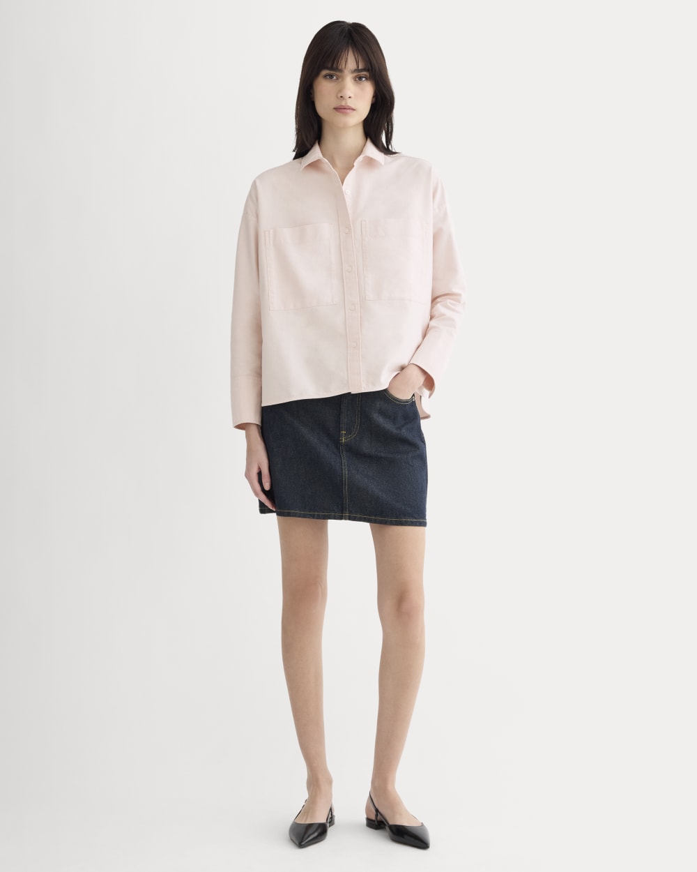The Boxy Oxford in Rose Quartz Chambray — detail view
