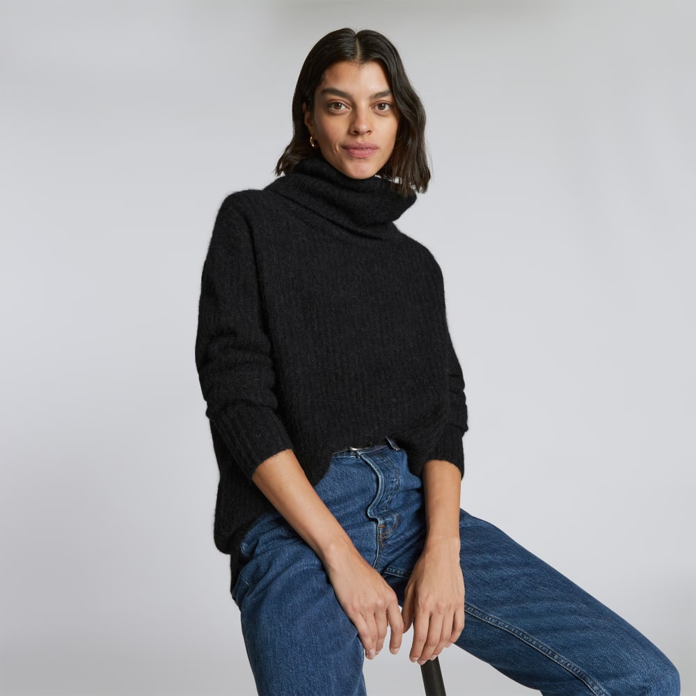 The Alpaca Oversized Turtleneck in Heathered Black — detail view