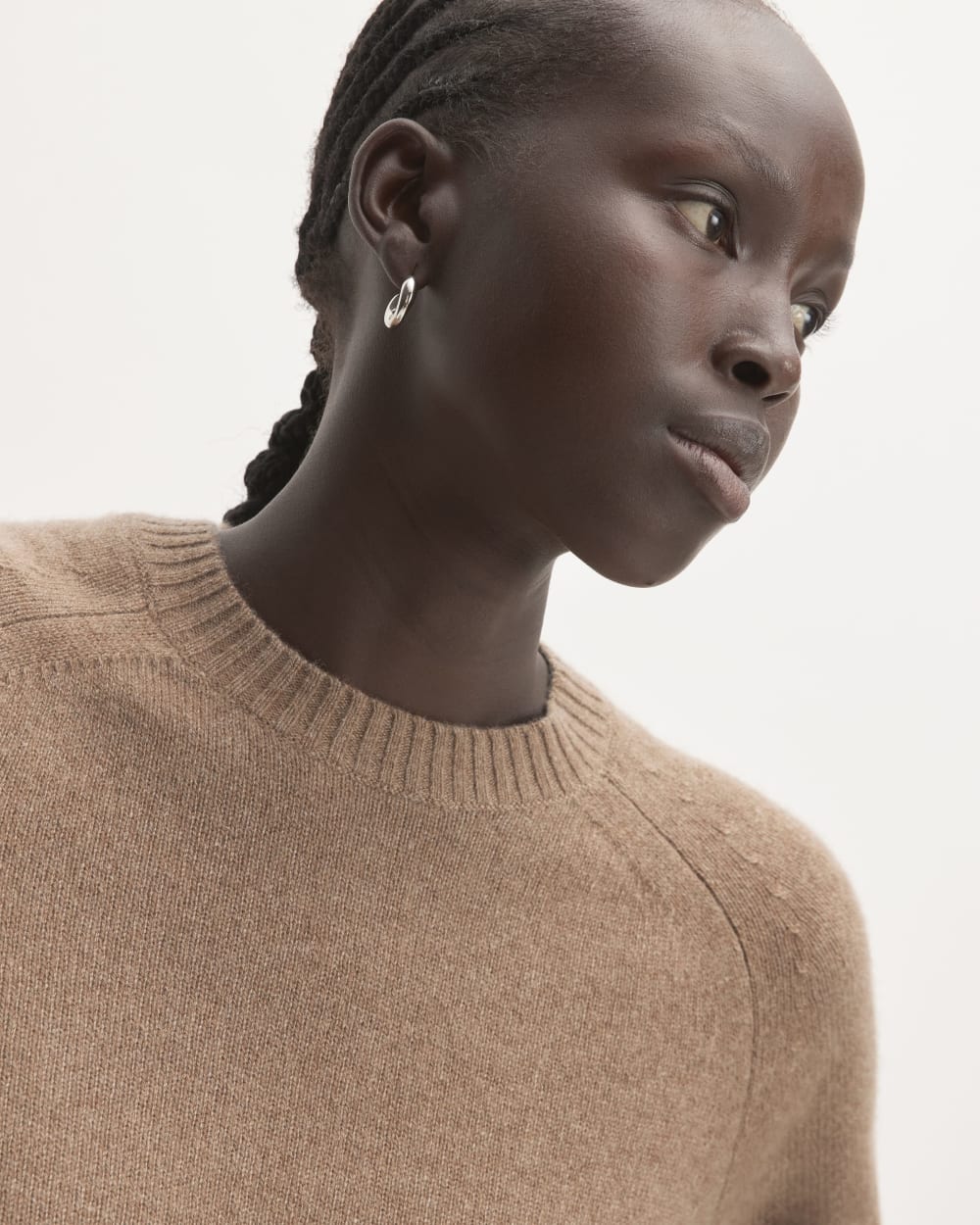 The Boxy Crew in Cashmere in Heathered Woodsmoke — detail view