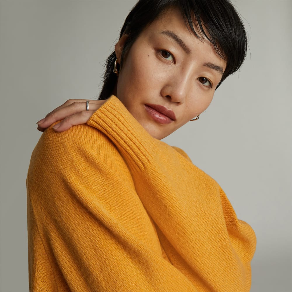 The Cashmere Boxy Crew in Kumquat — detail view