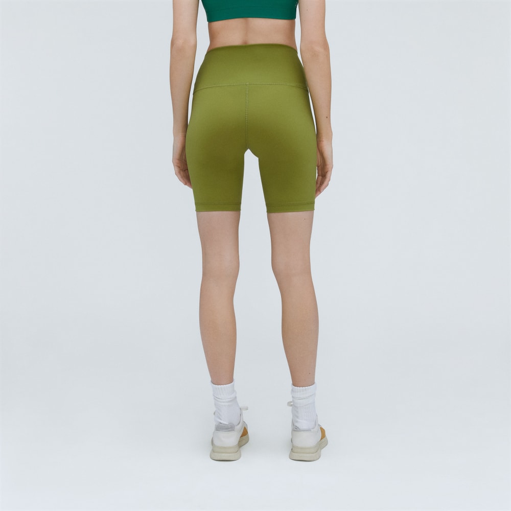 The Perform Bike Short in Pear — detail view