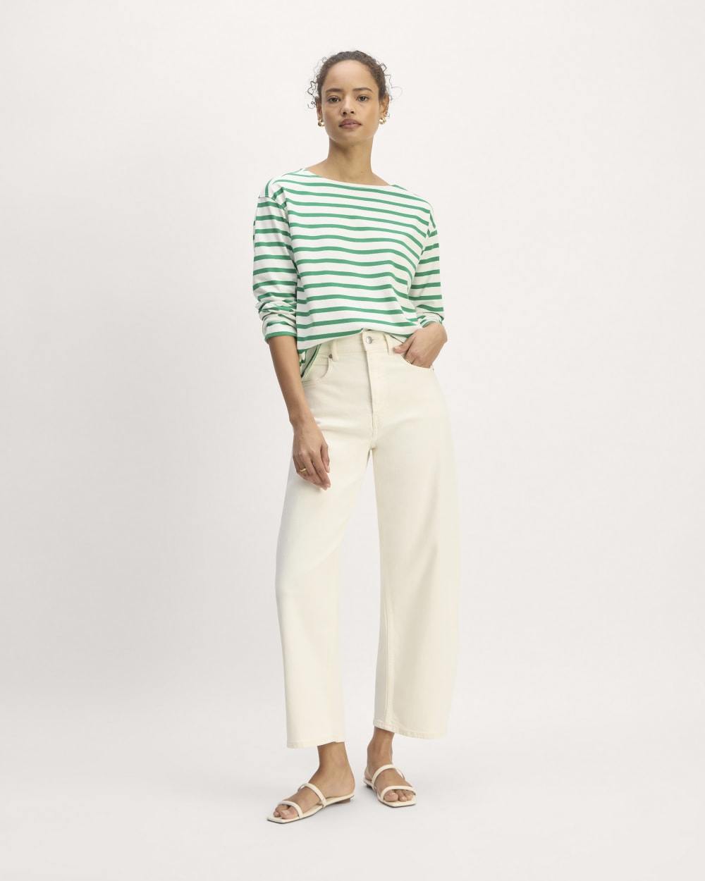 The Mariner Tee in Bone / Grass Green — detail view