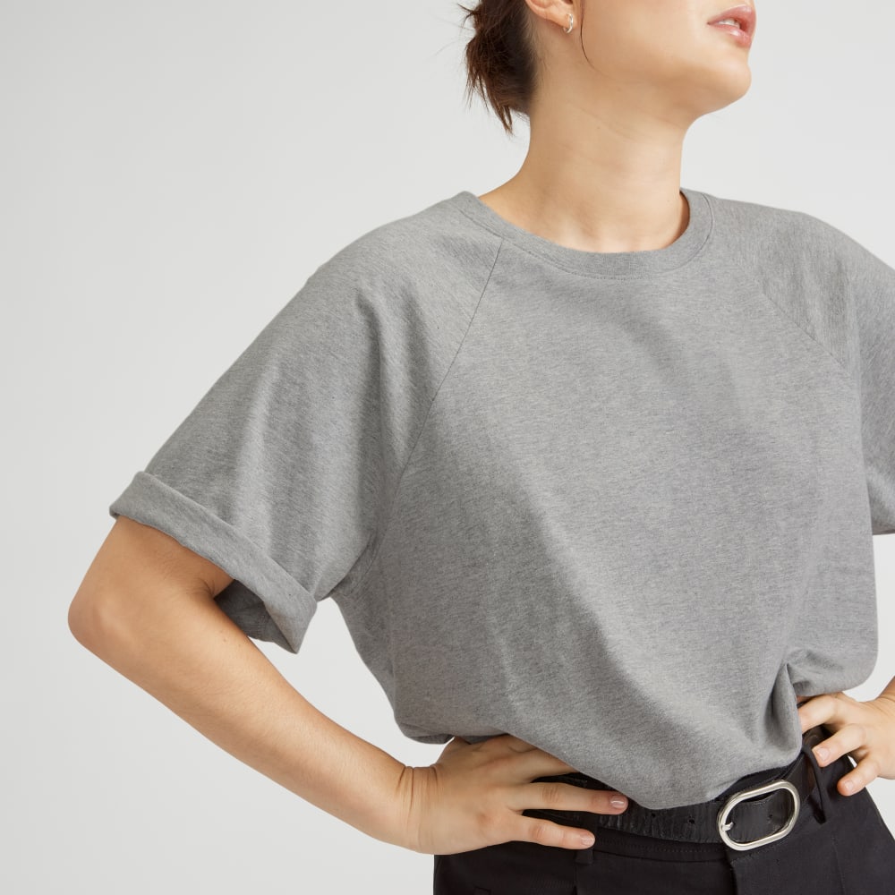 The Organic Cotton Raglan Tee in Heathered Grey — detail view