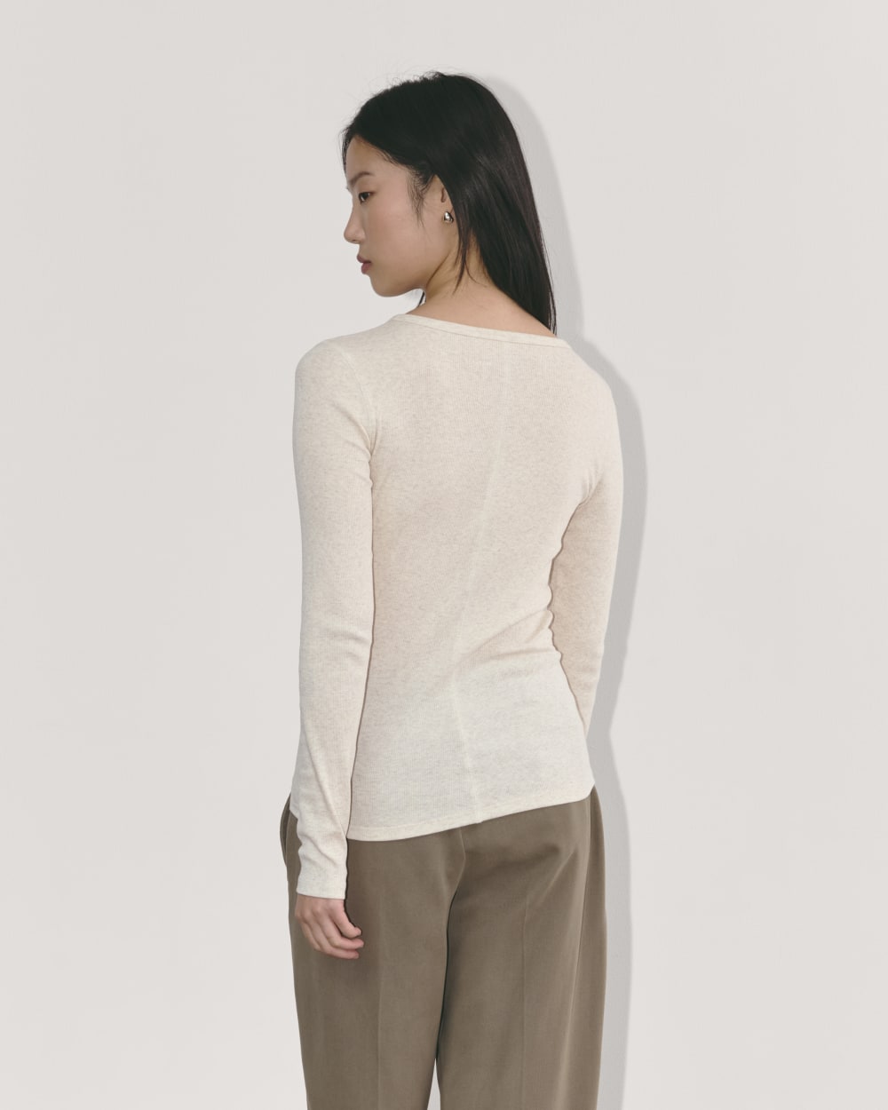 The Luxe Rib Long-Sleeve Crew in Heathered Oat — detail view