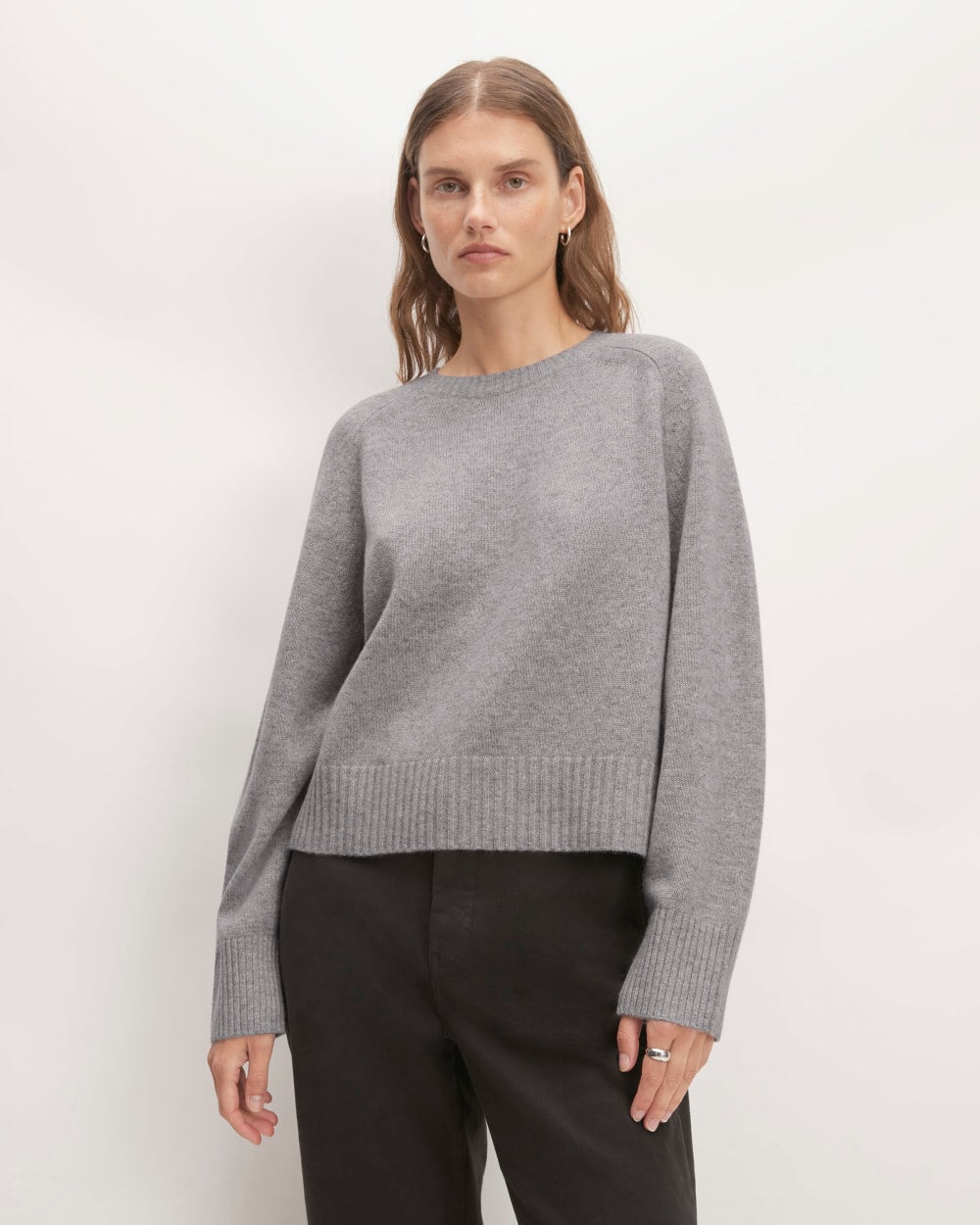 The Boxy Crew in Cashmere in Heathered Grey — front view