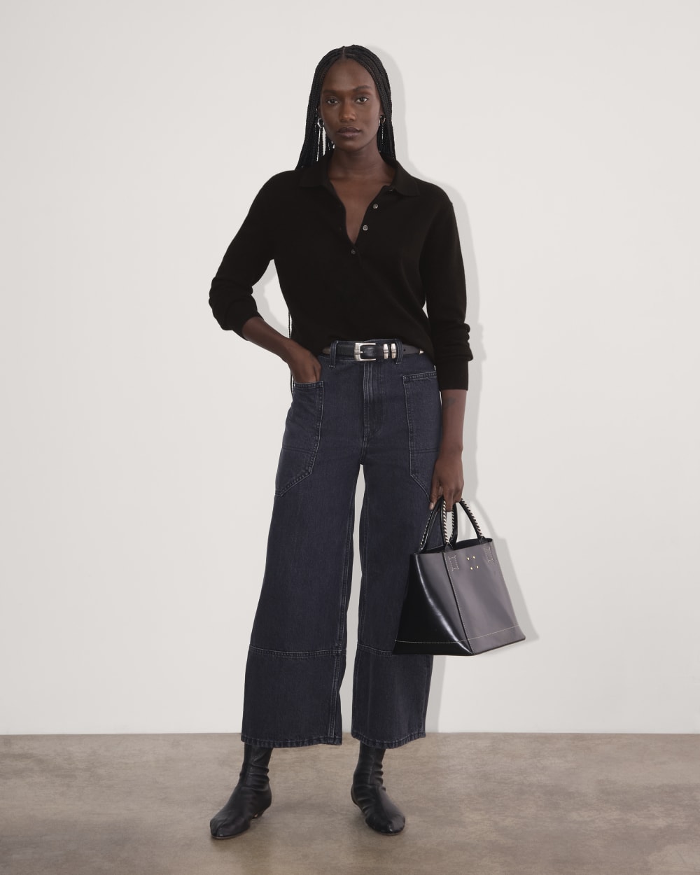 The Classic Polo in Cashmere in Black — detail view
