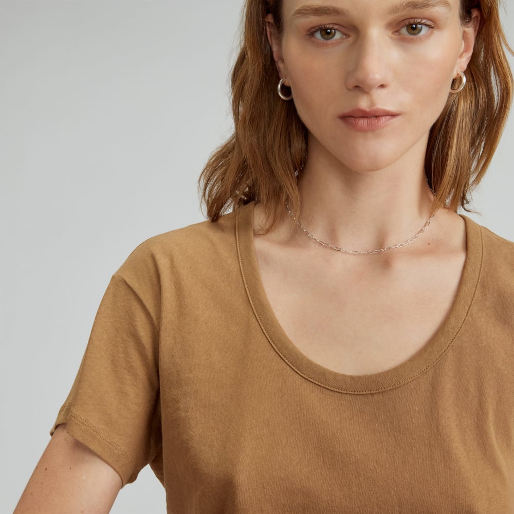 The Air Scoop-Neck Tee in Toasted Coconut — detail view